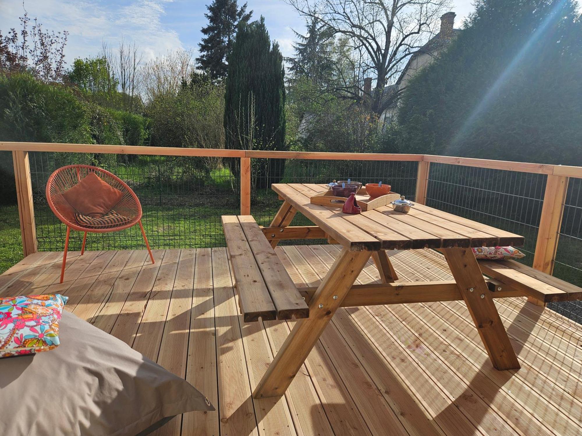 Comme A La Maison Couffy Exterior photo