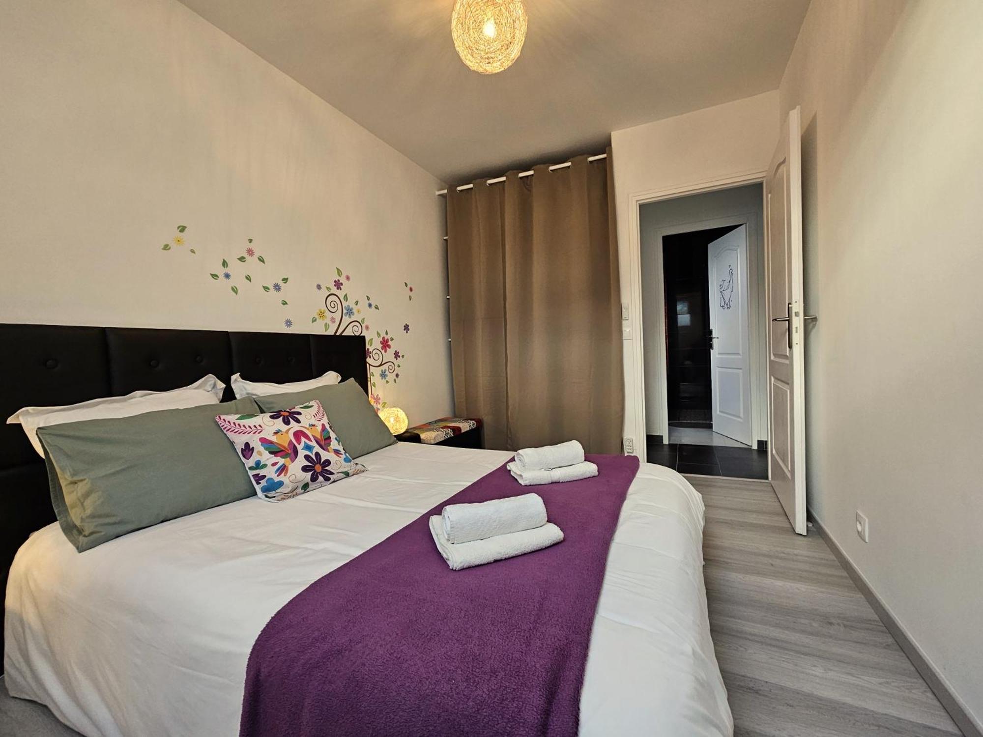 Comme A La Maison Couffy Exterior photo